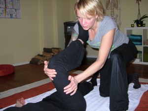Rückenlage Beine Thai-Yoga-Massage Shiatsu Workshop