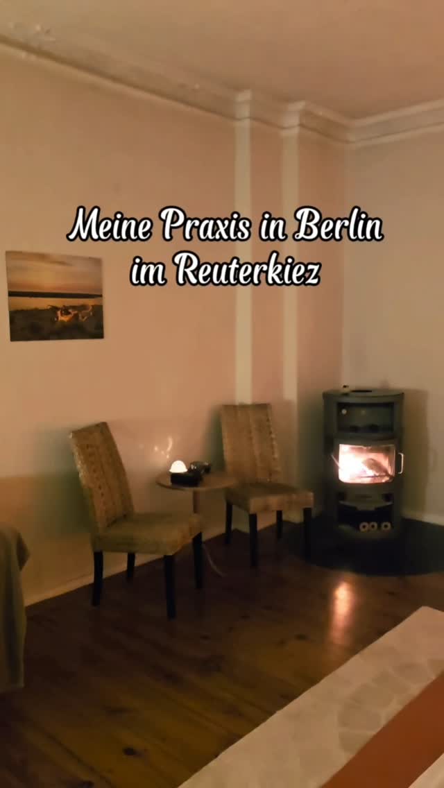 Seit 17 Jahren gibt es diesen Ort der Entspannung! Ich bin so gerne hier und es macht wirklich Freude, mit einige Klienten schon so viele Jahre verbracht zu haben. 
🫶🌟🫶 Danke! 🫶🌟🫶
#berlinneukölln #heilpraktikerinfürpsychotherapie #energyhealing #persönlichkeitsentwicklung #heilsam #energiearbeit #psychotherapie #praxis #kaminfeuer #Shiatsu #Massagen #thaiyogamassage